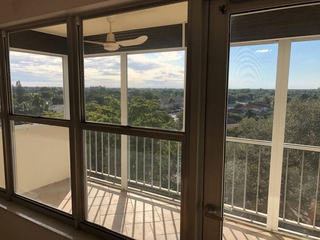 Country Club Towers - Residential