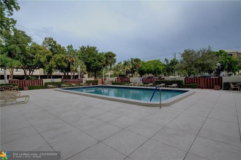 Country Club Towers - Residential