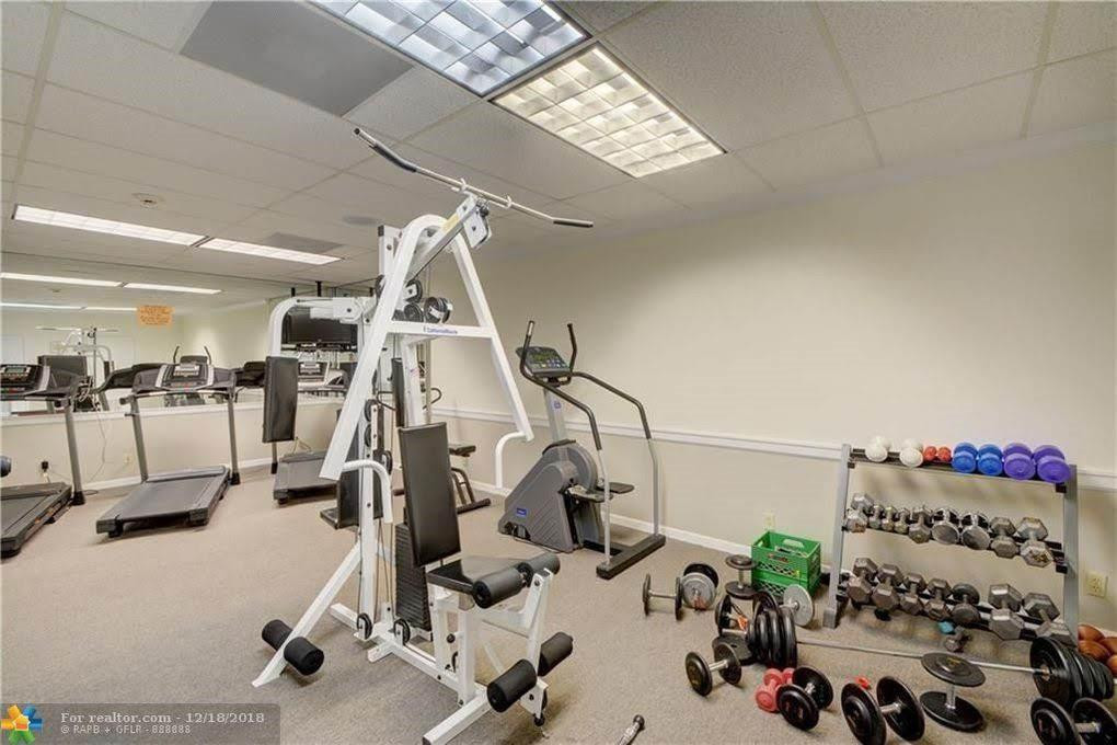 Country Club Towers - Residential