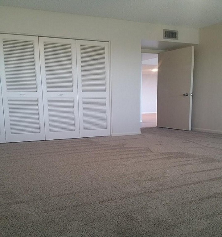 Country Club Towers - Residential