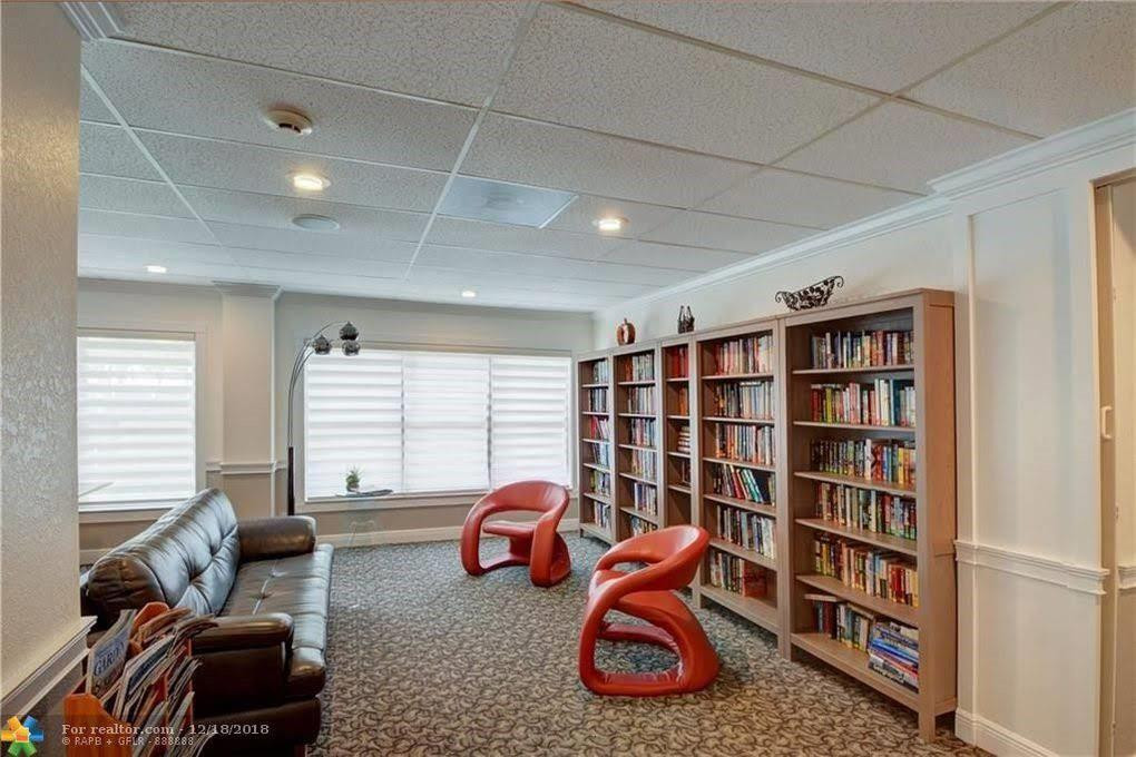 Country Club Towers - Residential