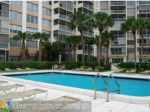 Country Club Towers - Residential