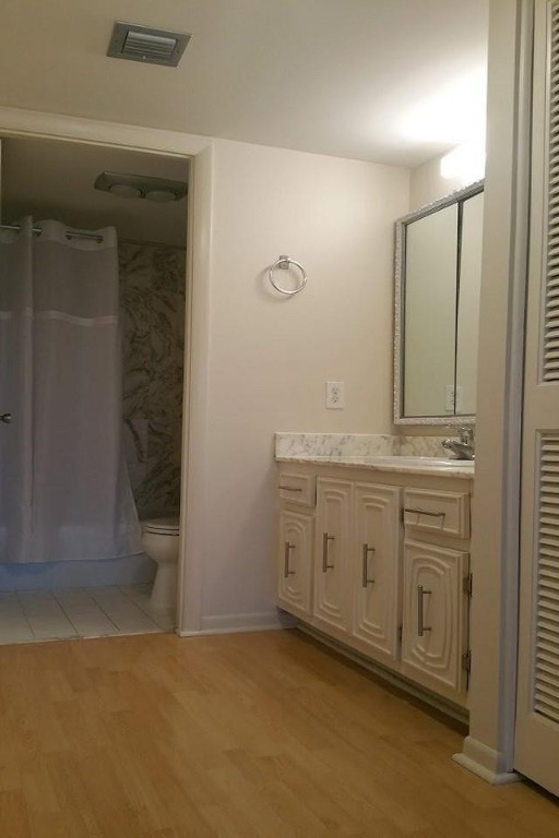 Country Club Towers - Residential