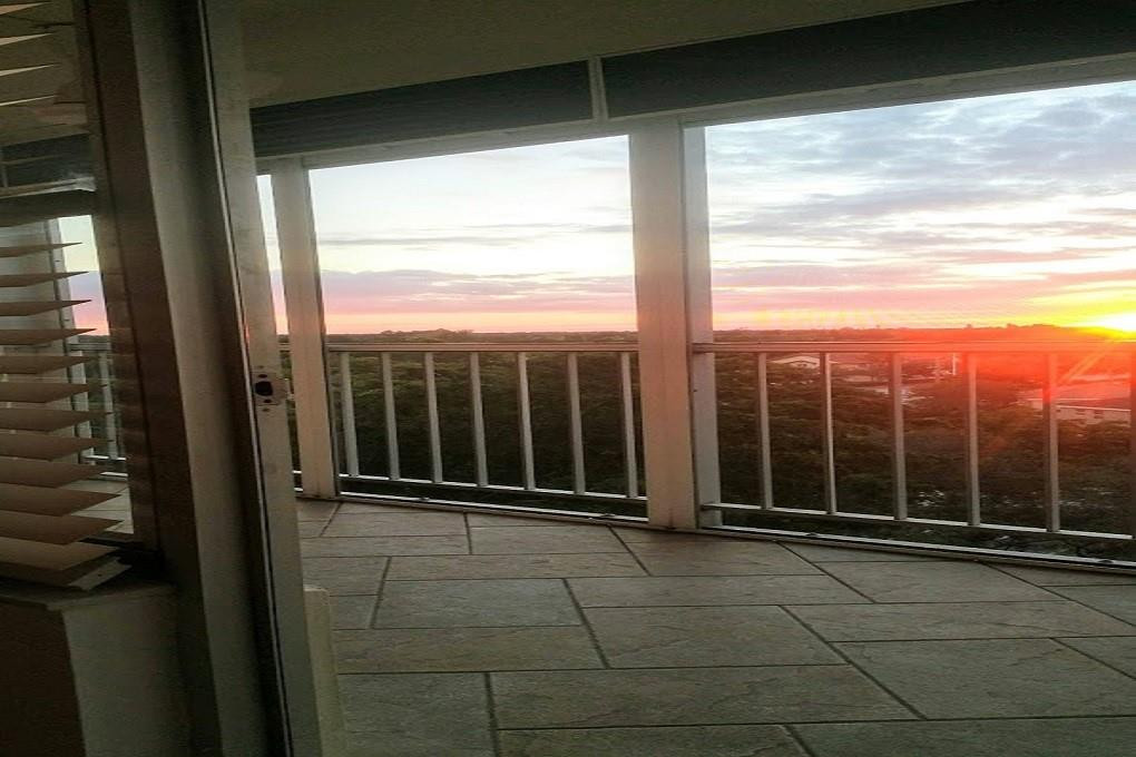 Country Club Towers - Residential