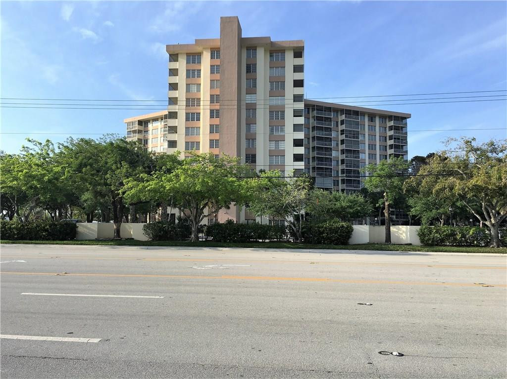 Country Club Towers - Residential