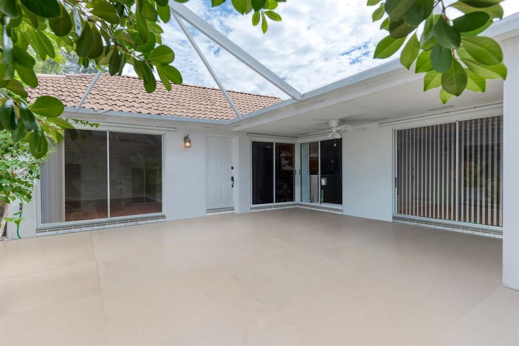 Photo of 1504 Silverleaf Oak Court, Palm Beach Gardens, FL 33410 (MLS # R10748402)