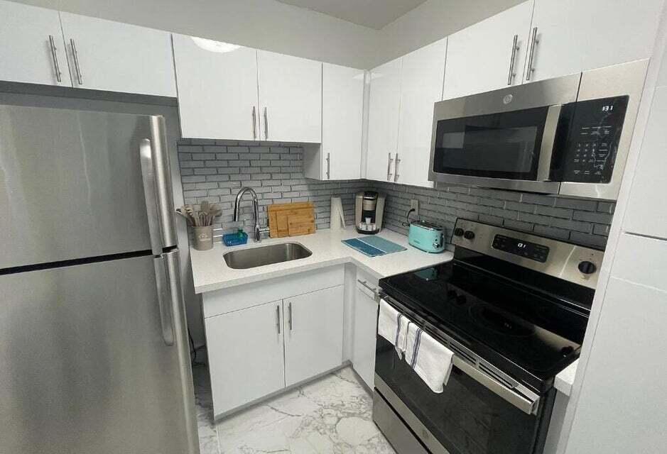 BOCA RATON POR LA MAR - Residential Lease