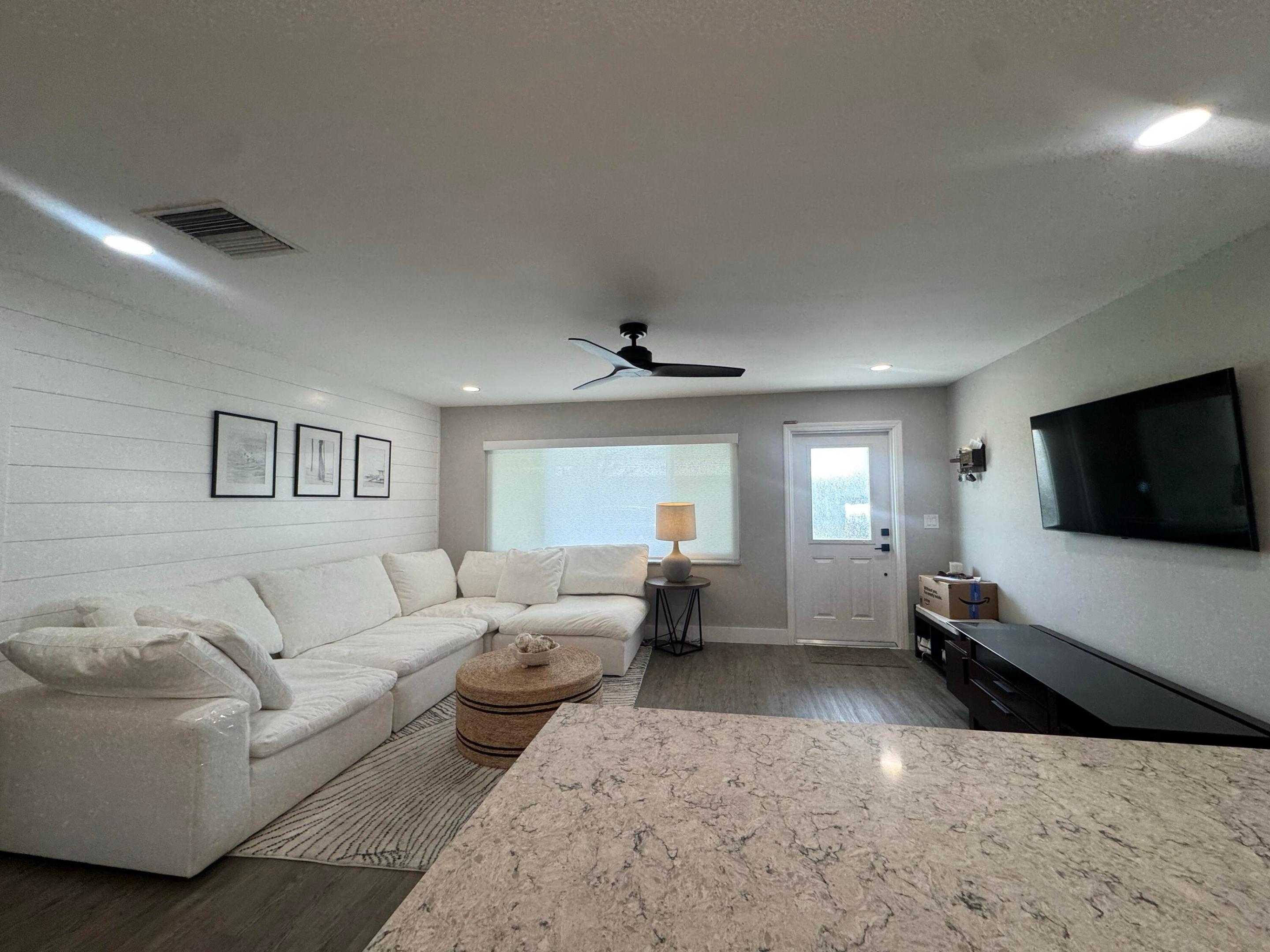 PALM BEACH LEISUREVILLE SEC 2 - Residential Lease