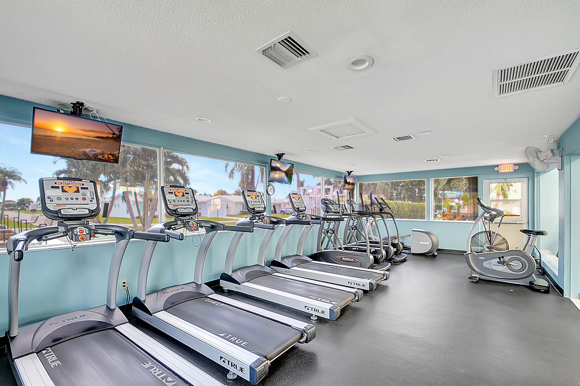 PALM BEACH LEISUREVILLE SEC 2 - Residential Lease