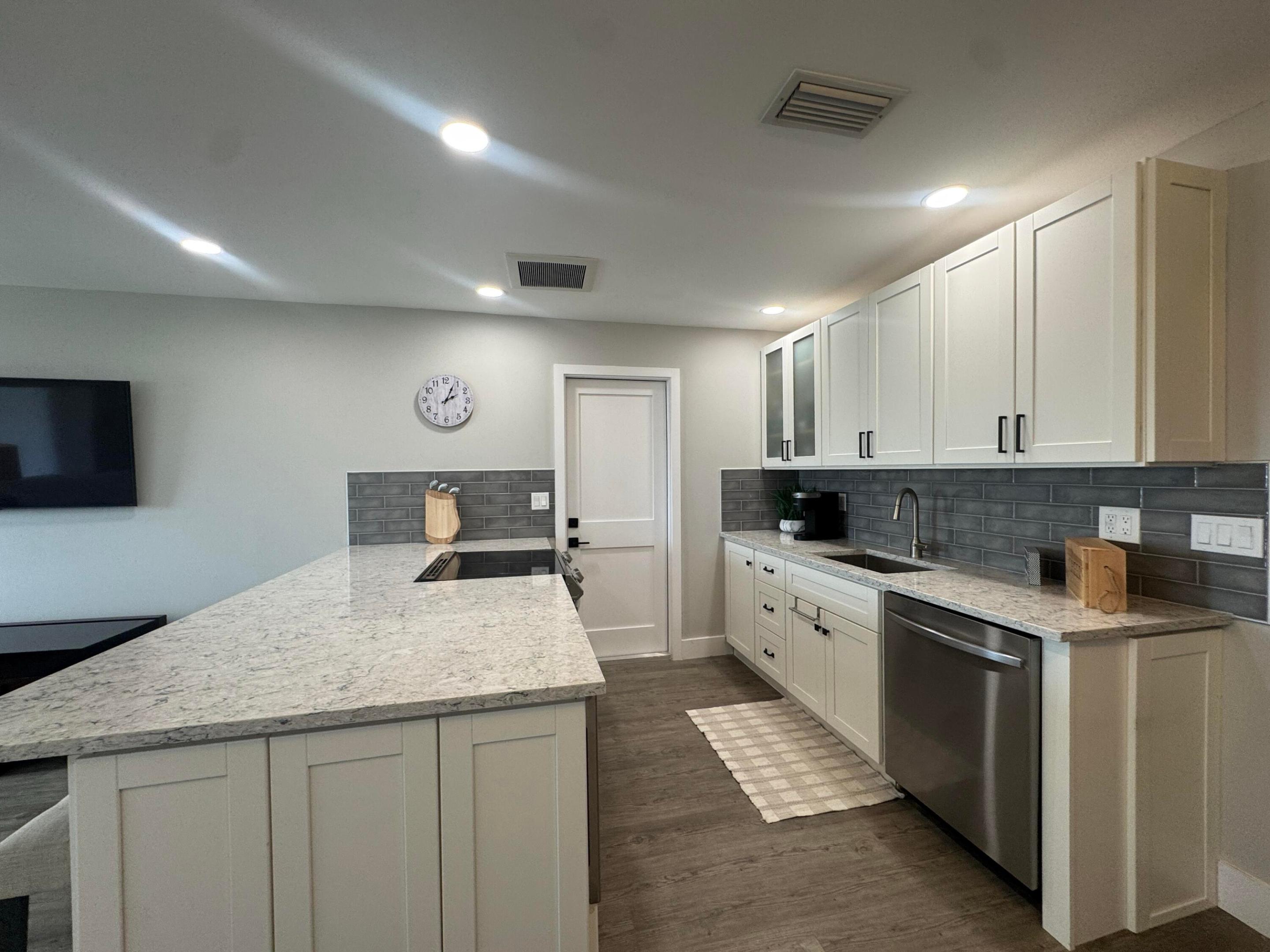 PALM BEACH LEISUREVILLE SEC 2 - Residential Lease