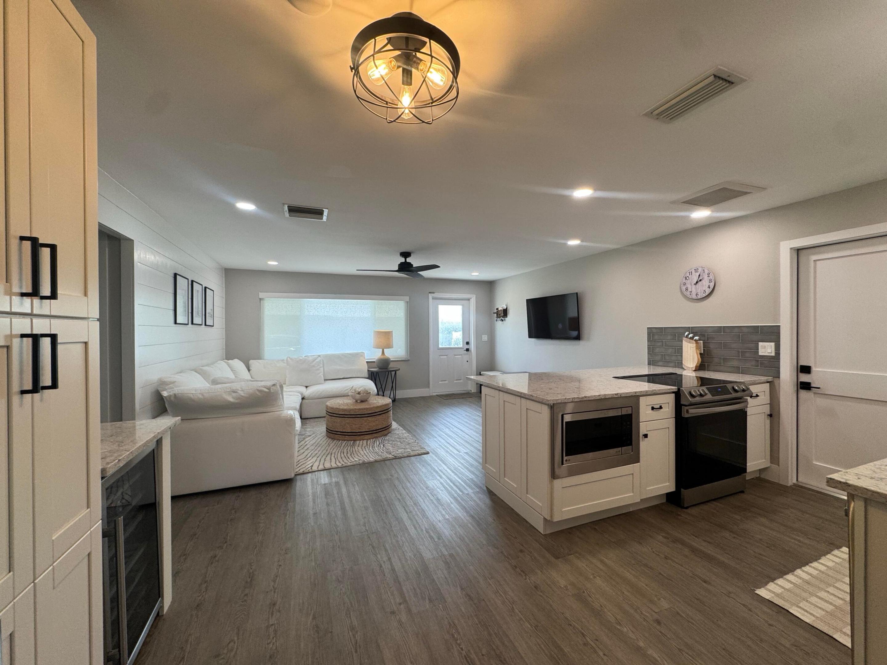 PALM BEACH LEISUREVILLE SEC 2 - Residential Lease