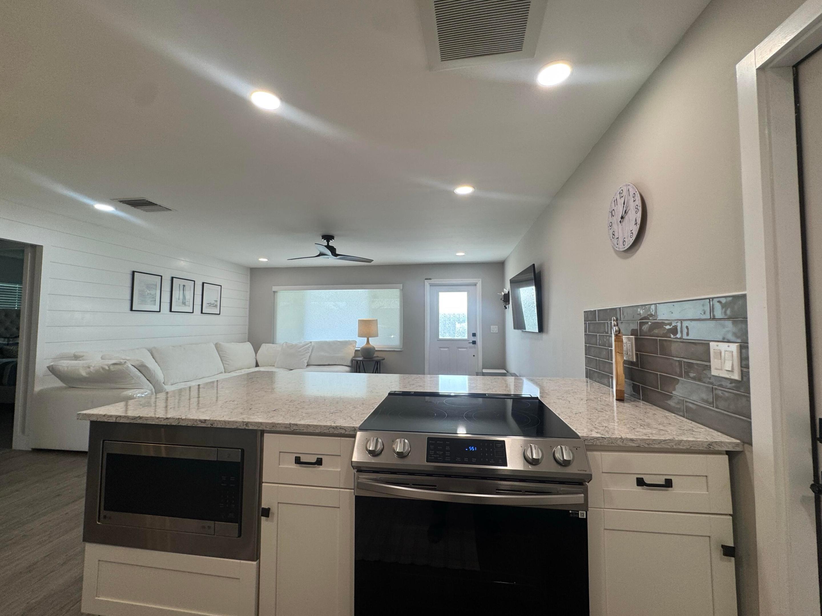 PALM BEACH LEISUREVILLE SEC 2 - Residential Lease