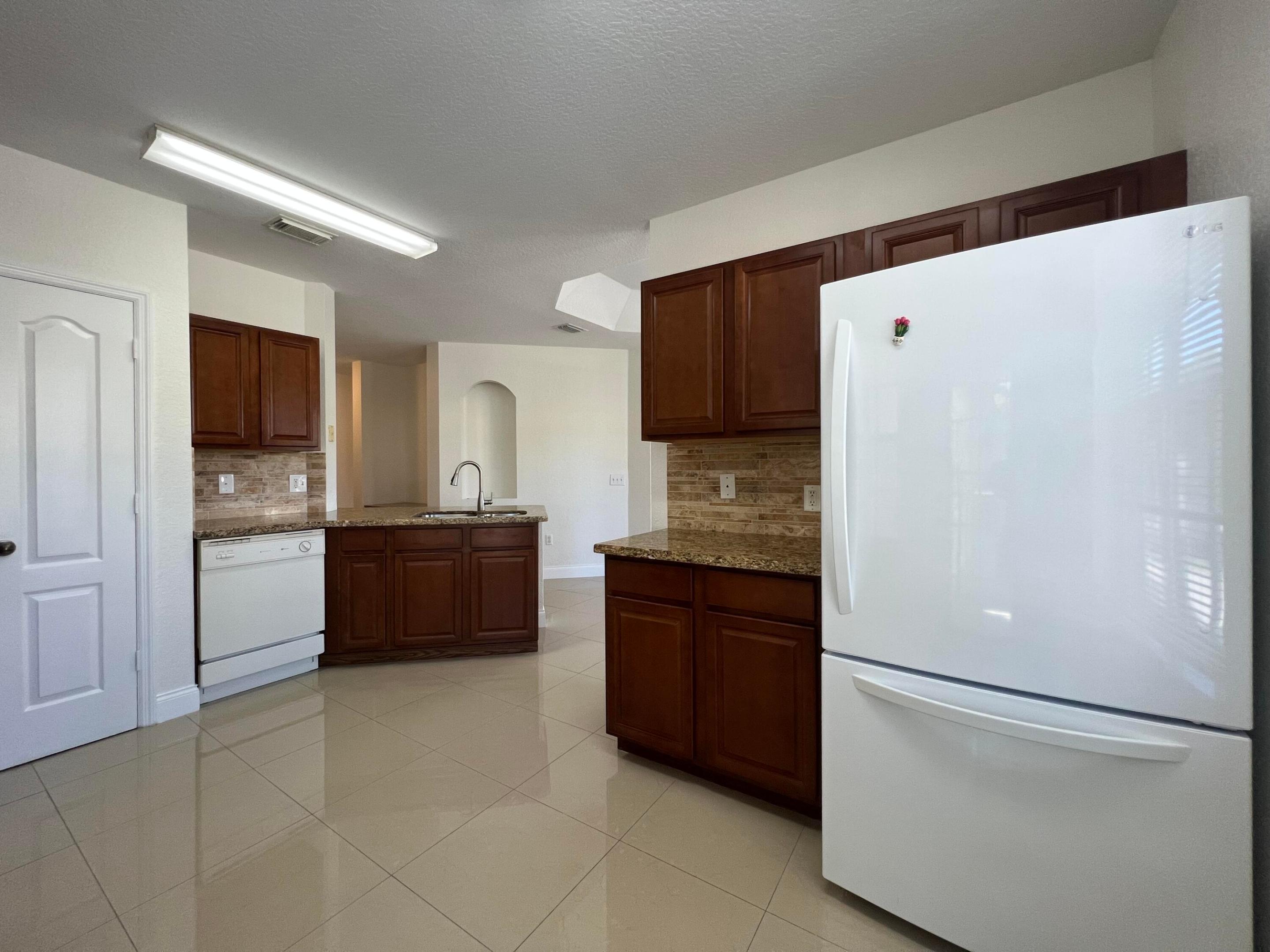 RESIDENCES OF BELMONT AT BOYNTON BEACH CONDO - Residential Lease