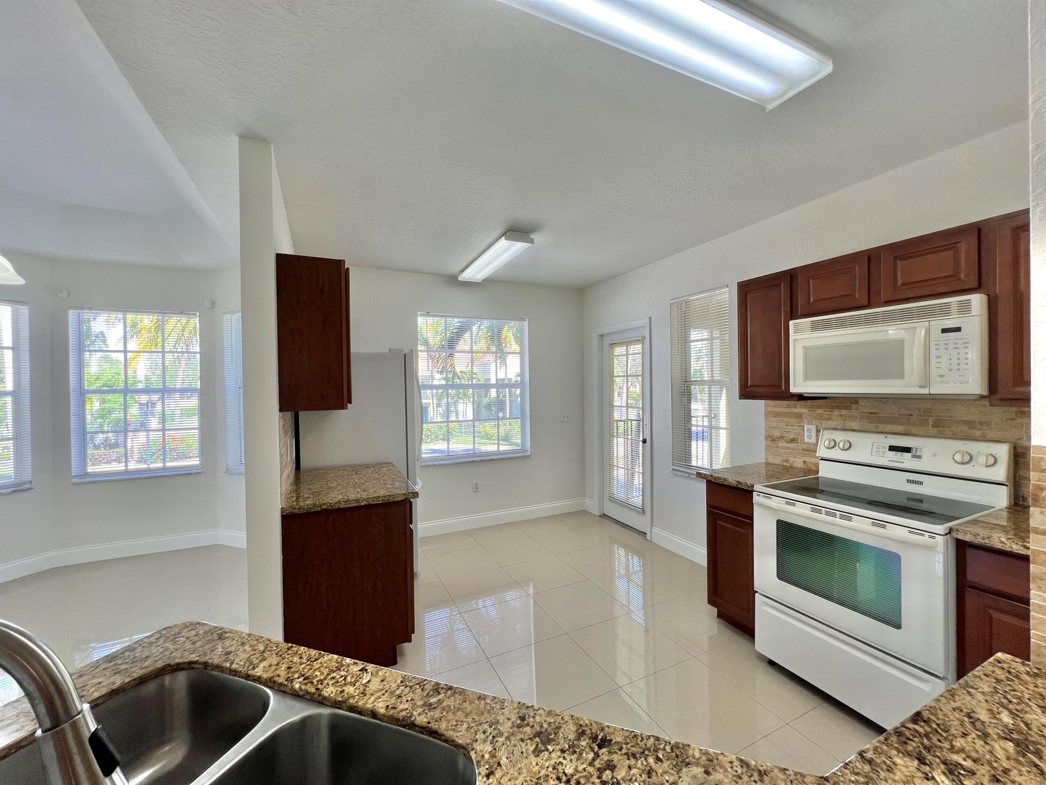 RESIDENCES OF BELMONT AT - Residential Lease