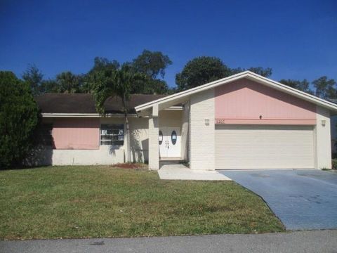 5207 Bayberry Ln Tamarac FL 33319