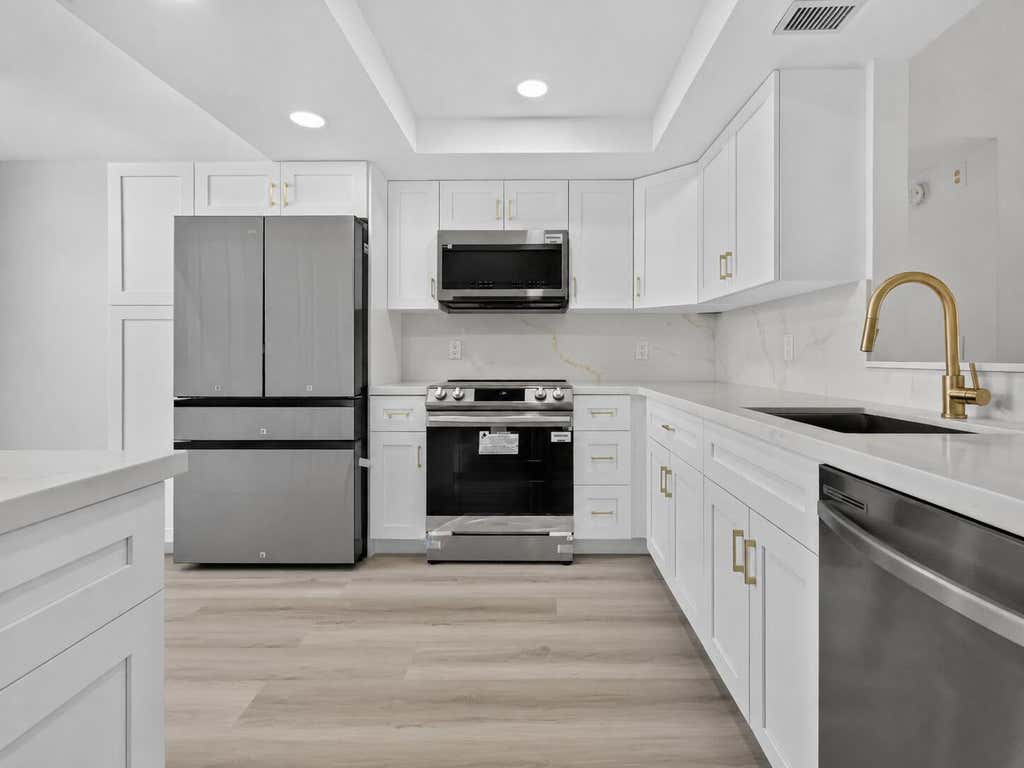 Photo of 7 Willowbrook Lane #101, Delray Beach, FL 33446 (MLS # B26051576)