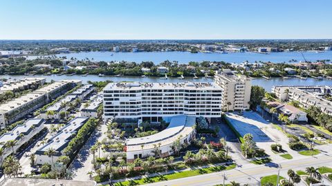 A home in South Palm Beach