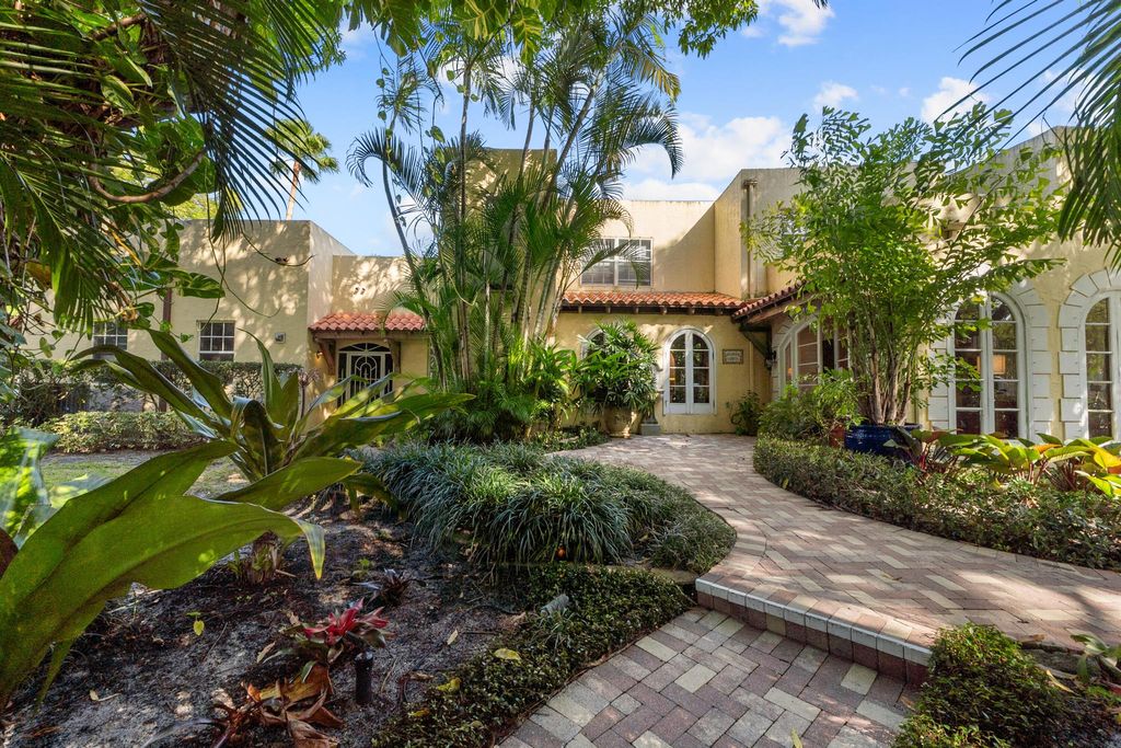 Photo of 1608 Lake Avenue, West Palm Beach, FL 33401 (MLS # R11134881)