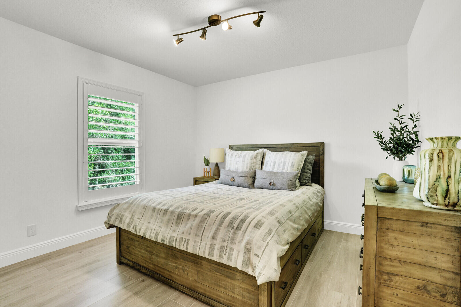 El Rancho Waite - Residential