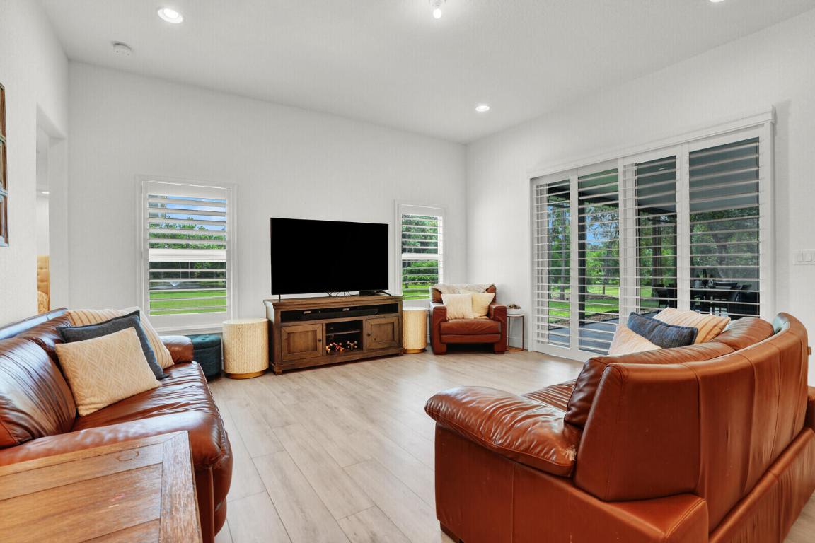 El Rancho Waite - Residential