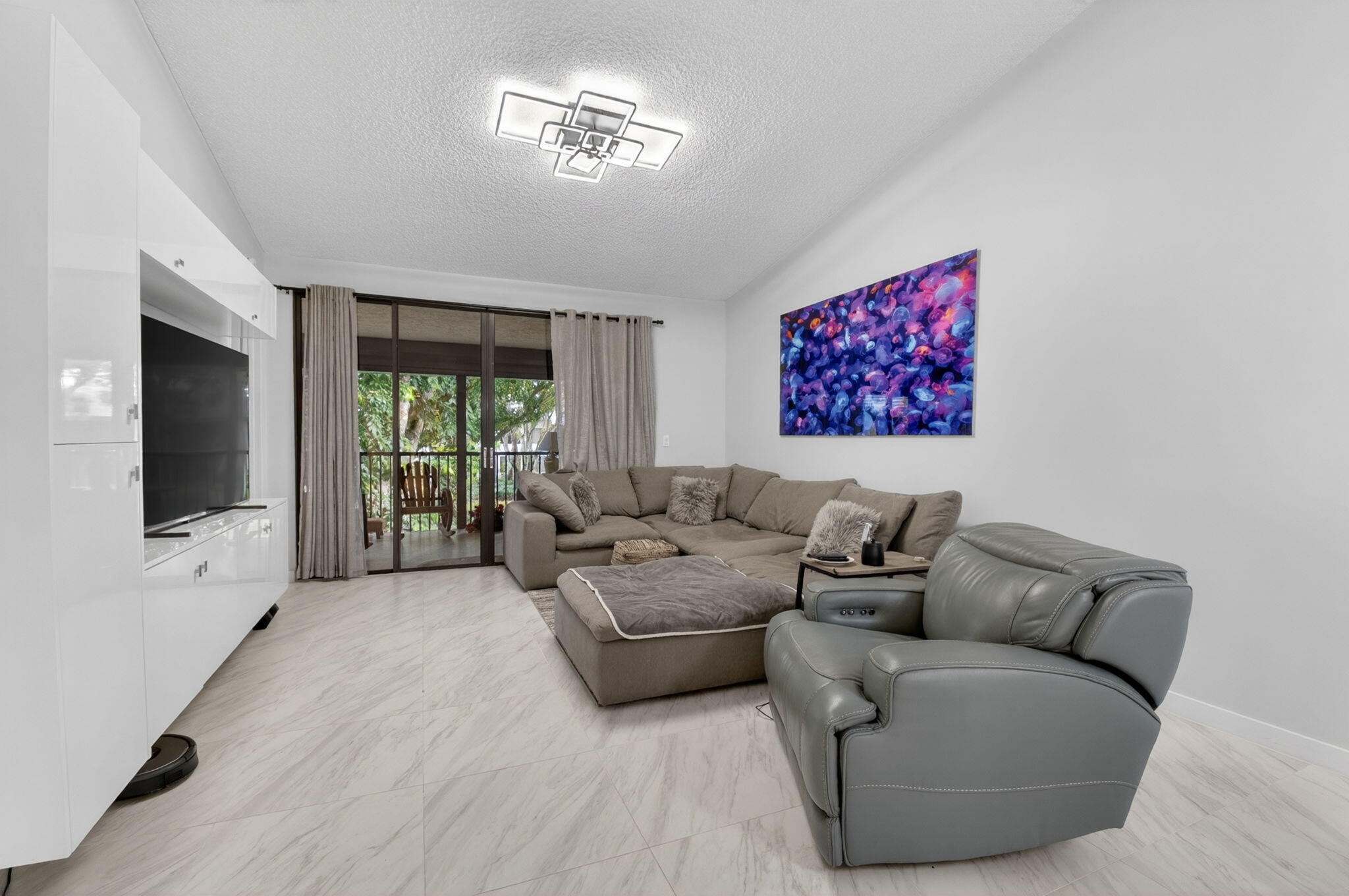 GLENEAGLES CONDO I - Residential Lease