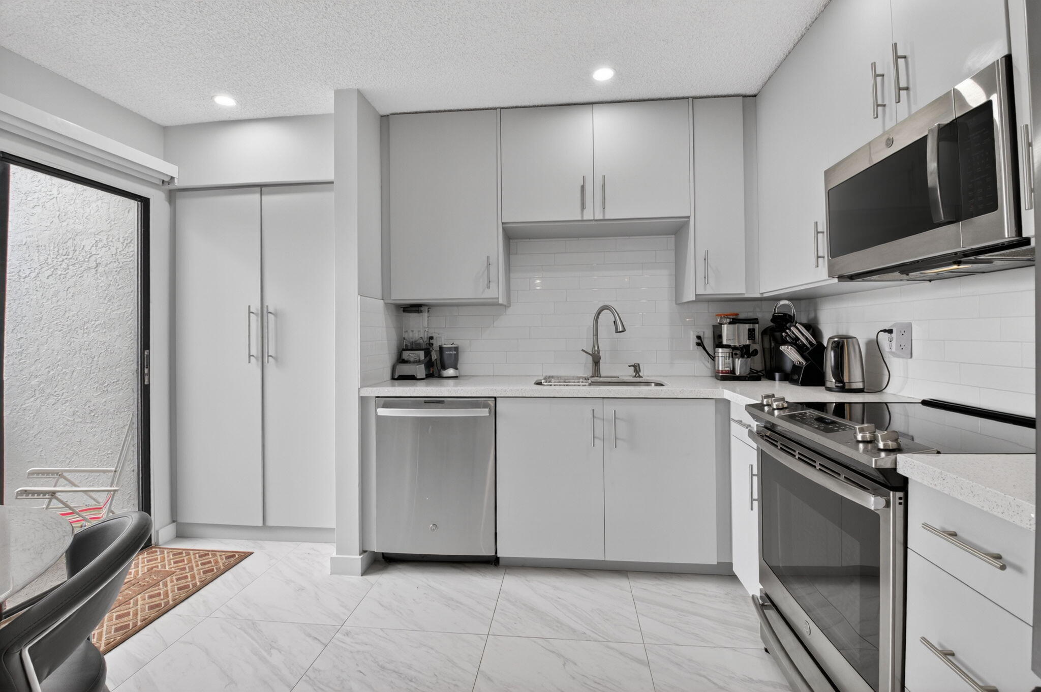 GLENEAGLES CONDO I - Residential Lease