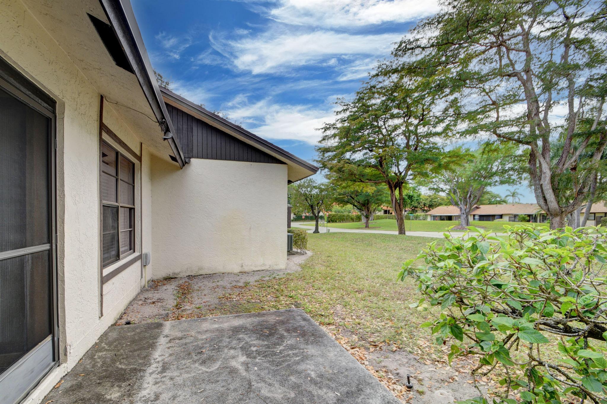 TRADEWINDS AT DOS LAGOS CONDO - Residential