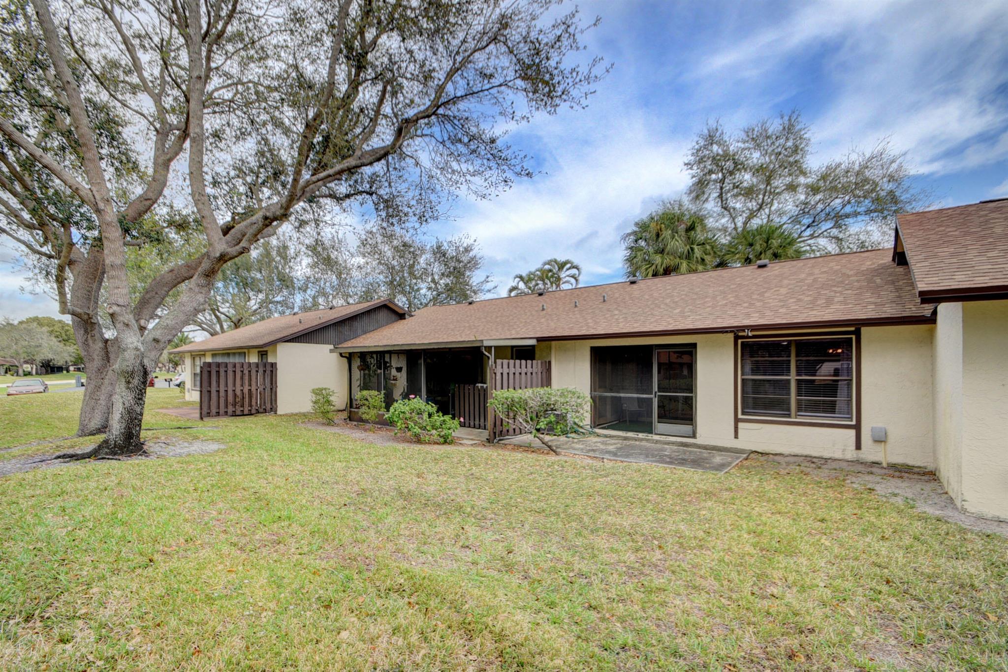 TRADEWINDS AT DOS LAGOS CONDO - Residential