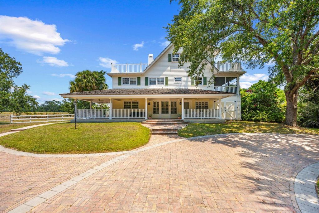 Photo of 8825 159th Court N, Palm Beach Gardens, FL 33418 (MLS # R10986895)