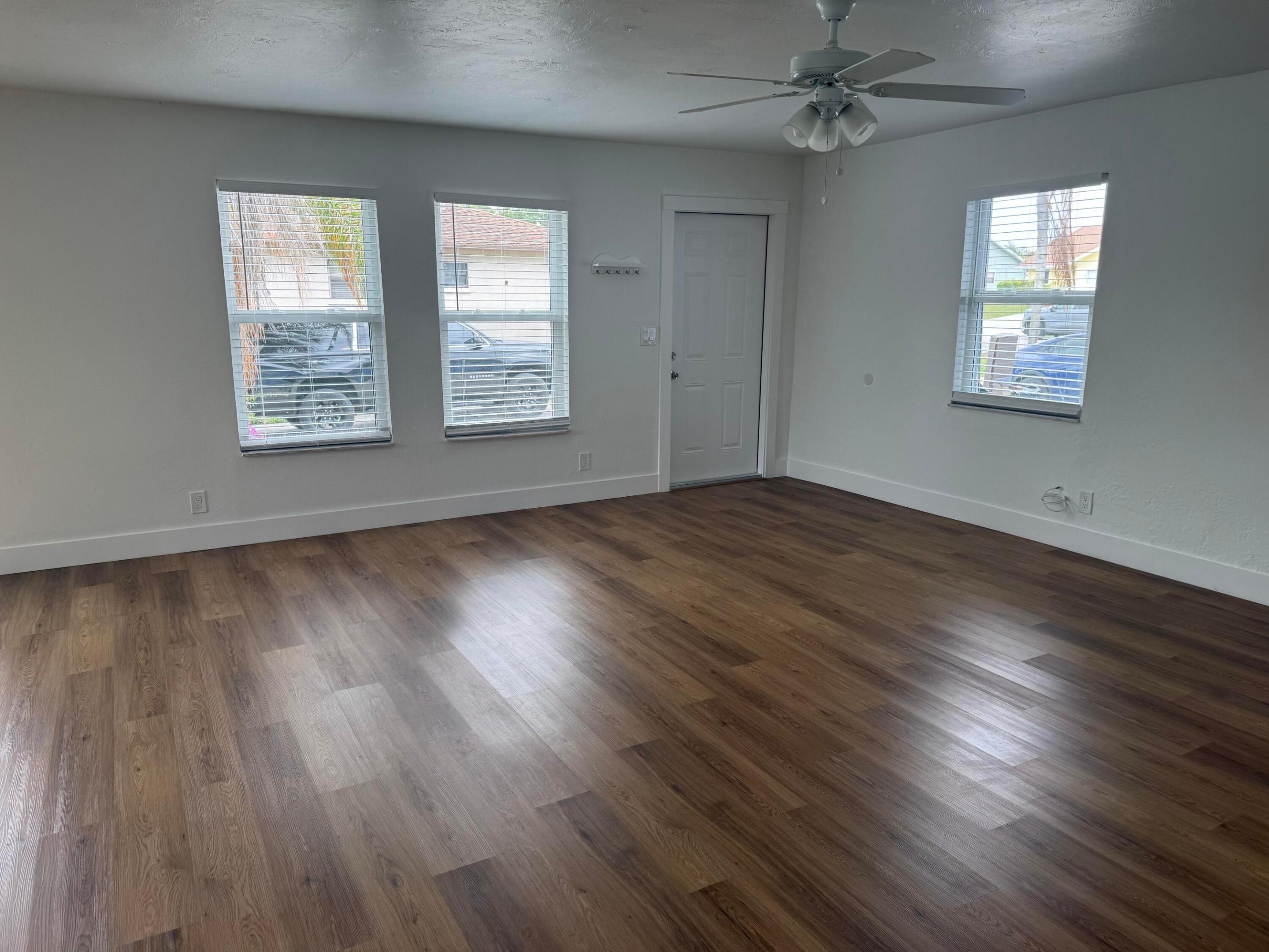 NORTH PALM BEACH HEIGHTS SEC 2B - Residential Lease