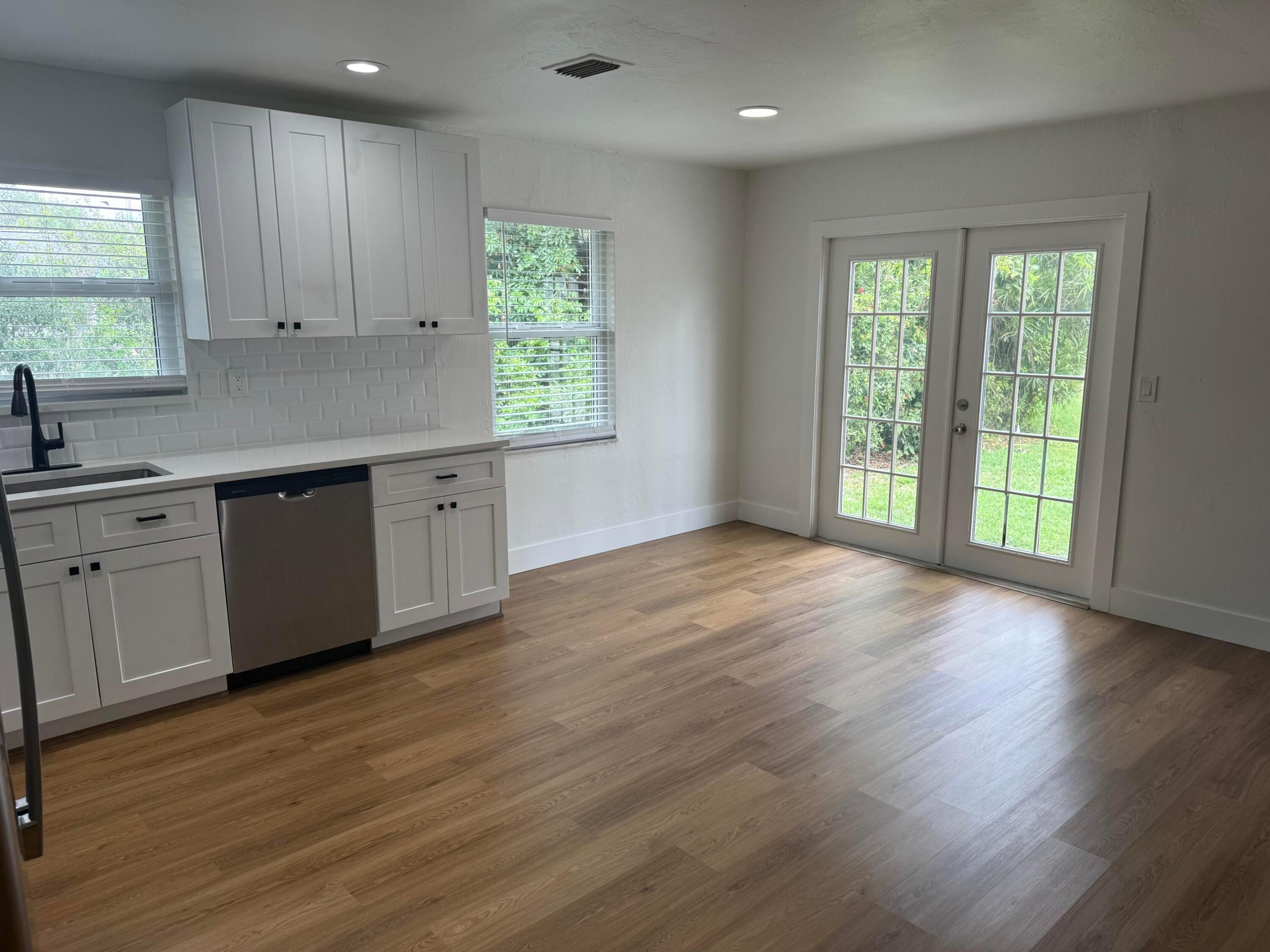 NORTH PALM BEACH HEIGHTS SEC 2B - Residential Lease