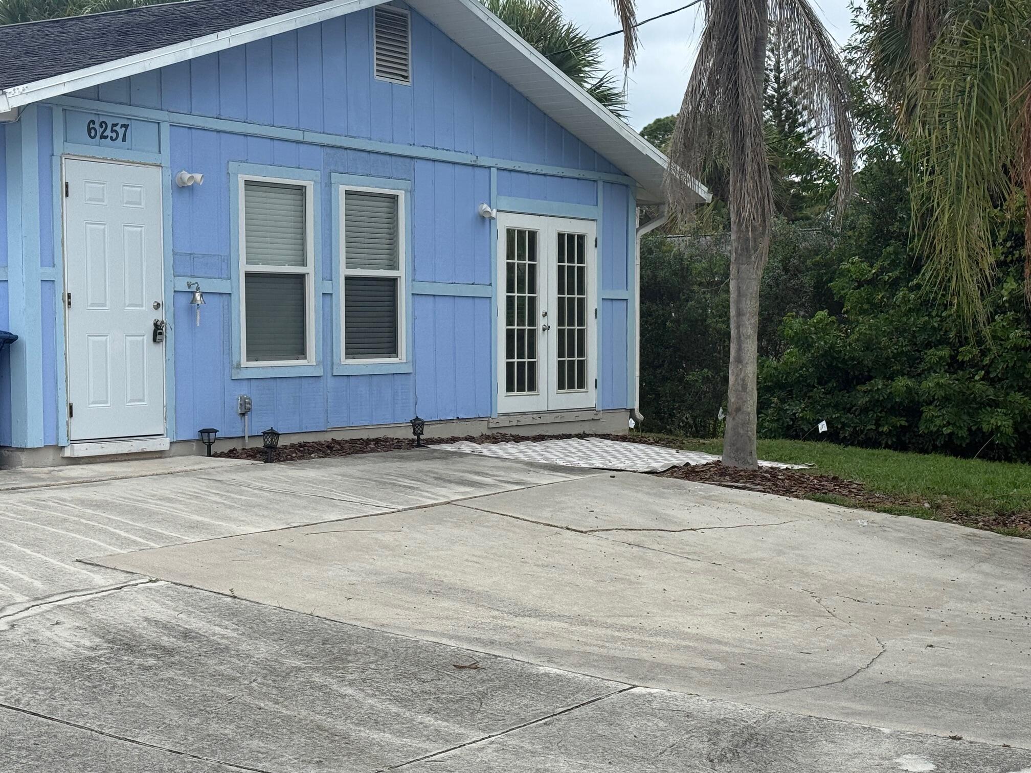NORTH PALM BEACH HEIGHTS SEC 2B - Residential Lease