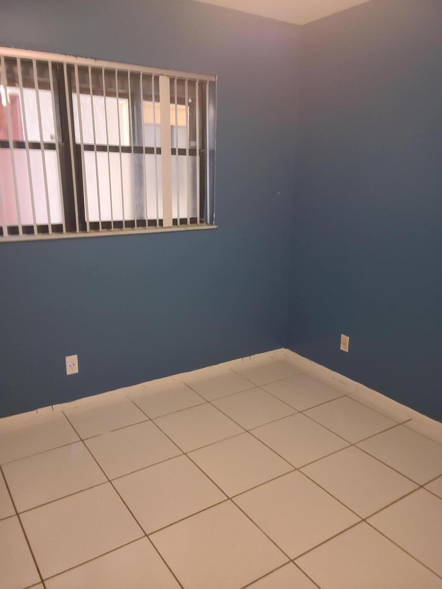 CORAL PLAZA CONDO - Residential Lease