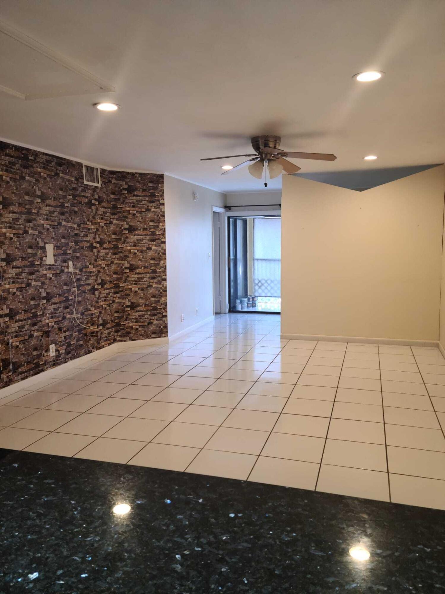 CORAL PLAZA CONDO - Residential Lease