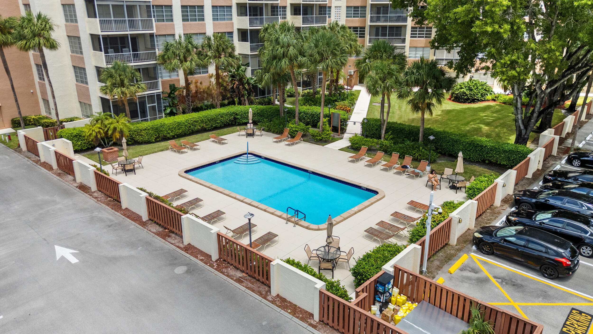 COUNTRY CLUB TOWER OF CORAL - Residential Lease