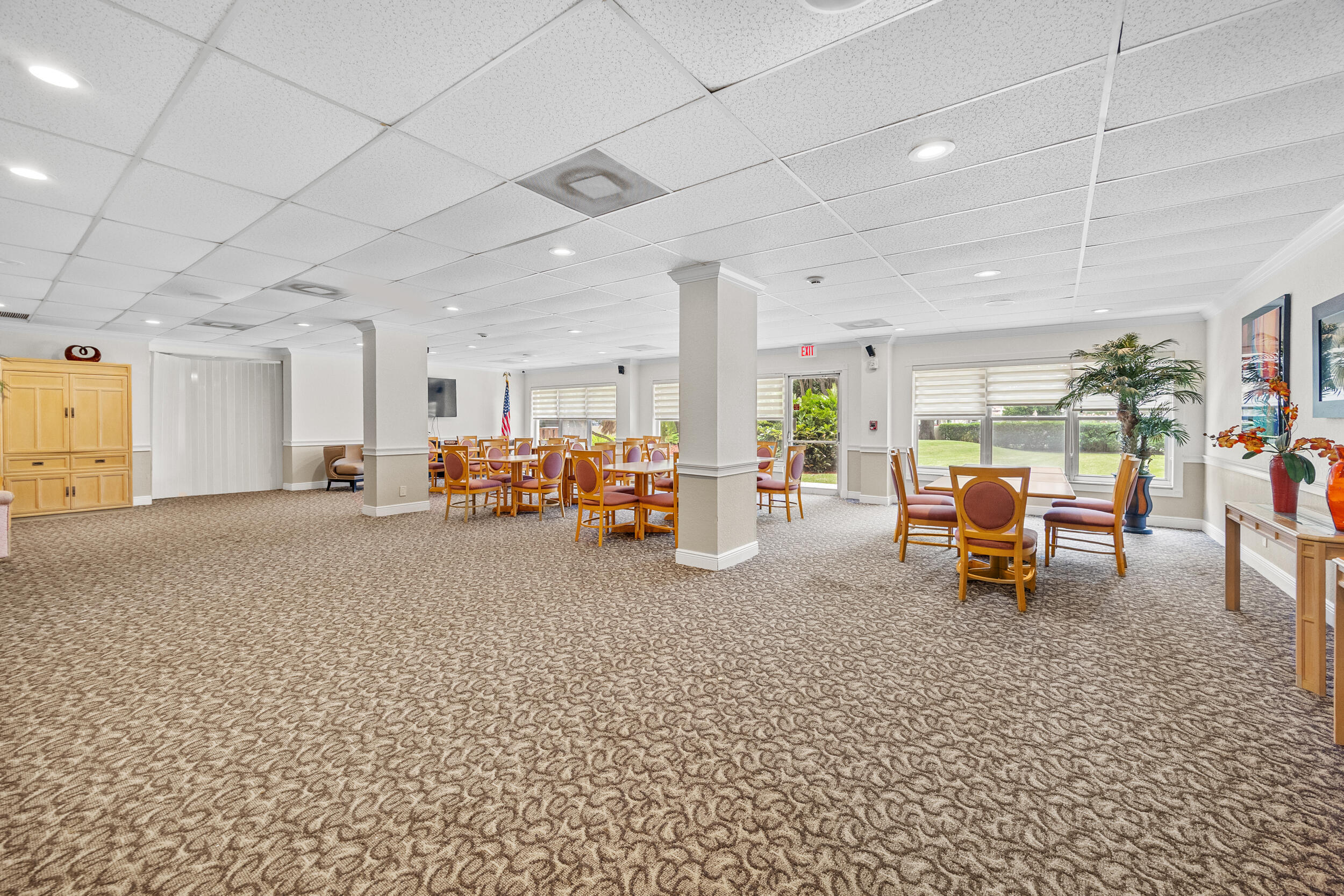 COUNTRY CLUB TOWER OF CORAL - Residential Lease