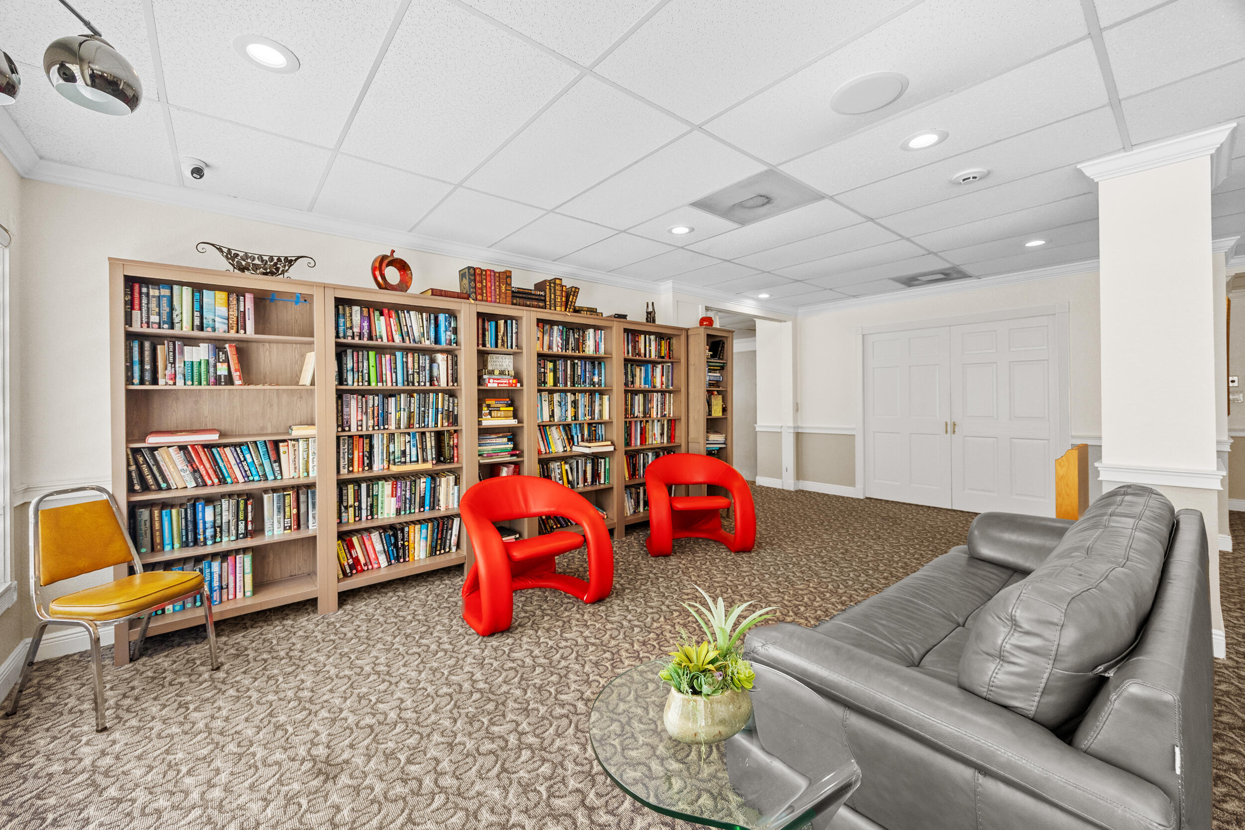 COUNTRY CLUB TOWER OF CORAL - Residential Lease