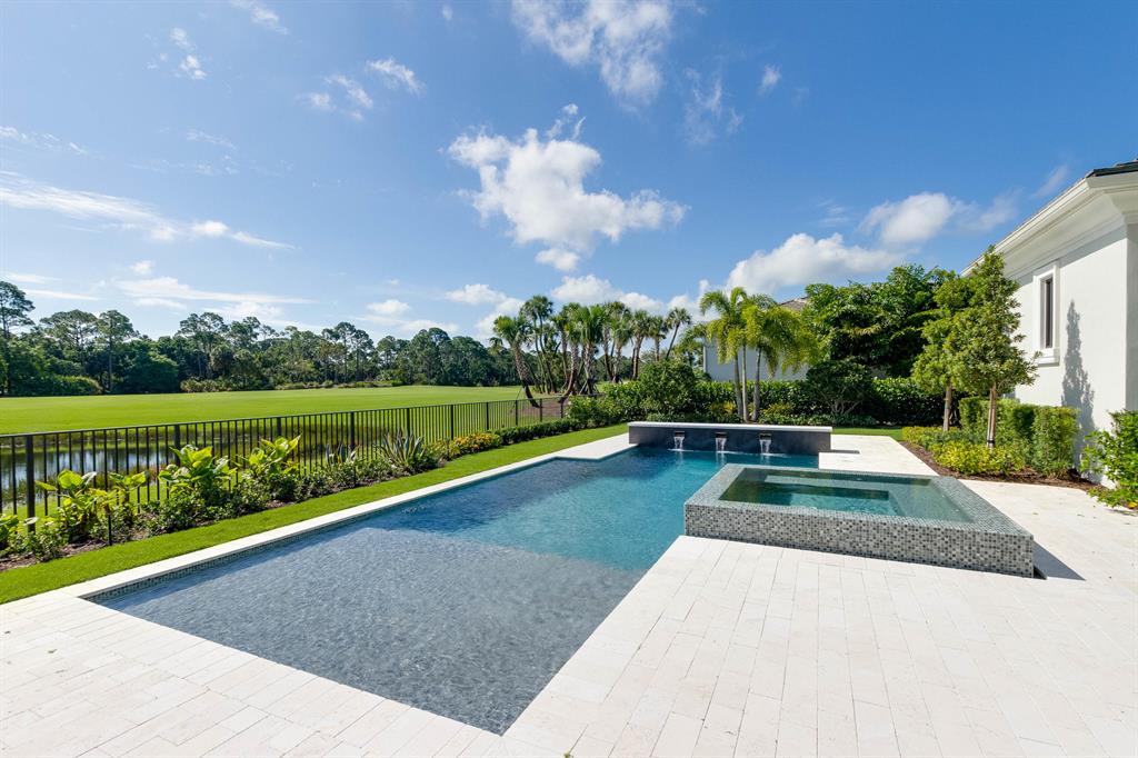 OLD PALM - Residential