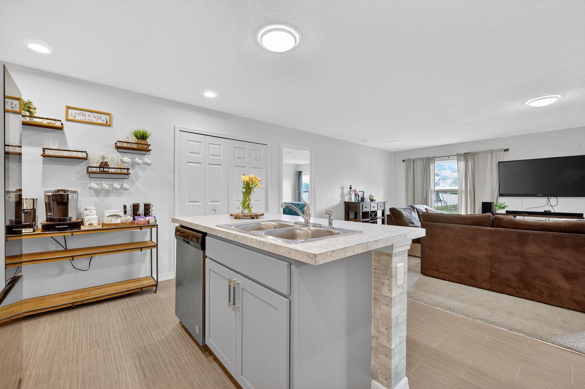 PORT ST LUCIE SECTION 33 - Residential Lease