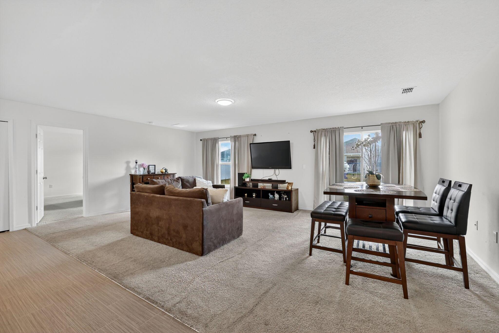 PORT ST LUCIE SECTION 33 - Residential Lease