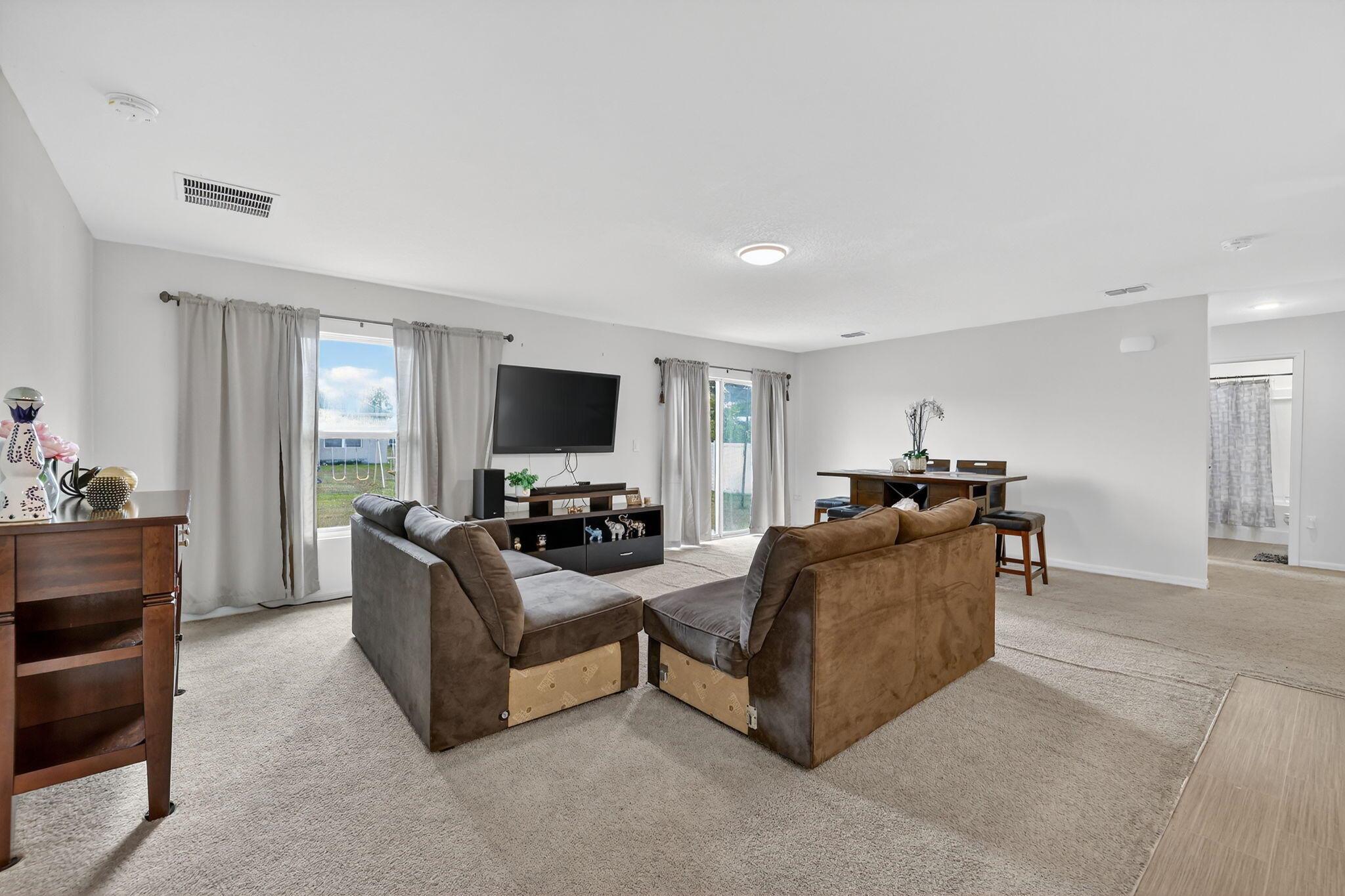 PORT ST LUCIE SECTION 33 - Residential Lease