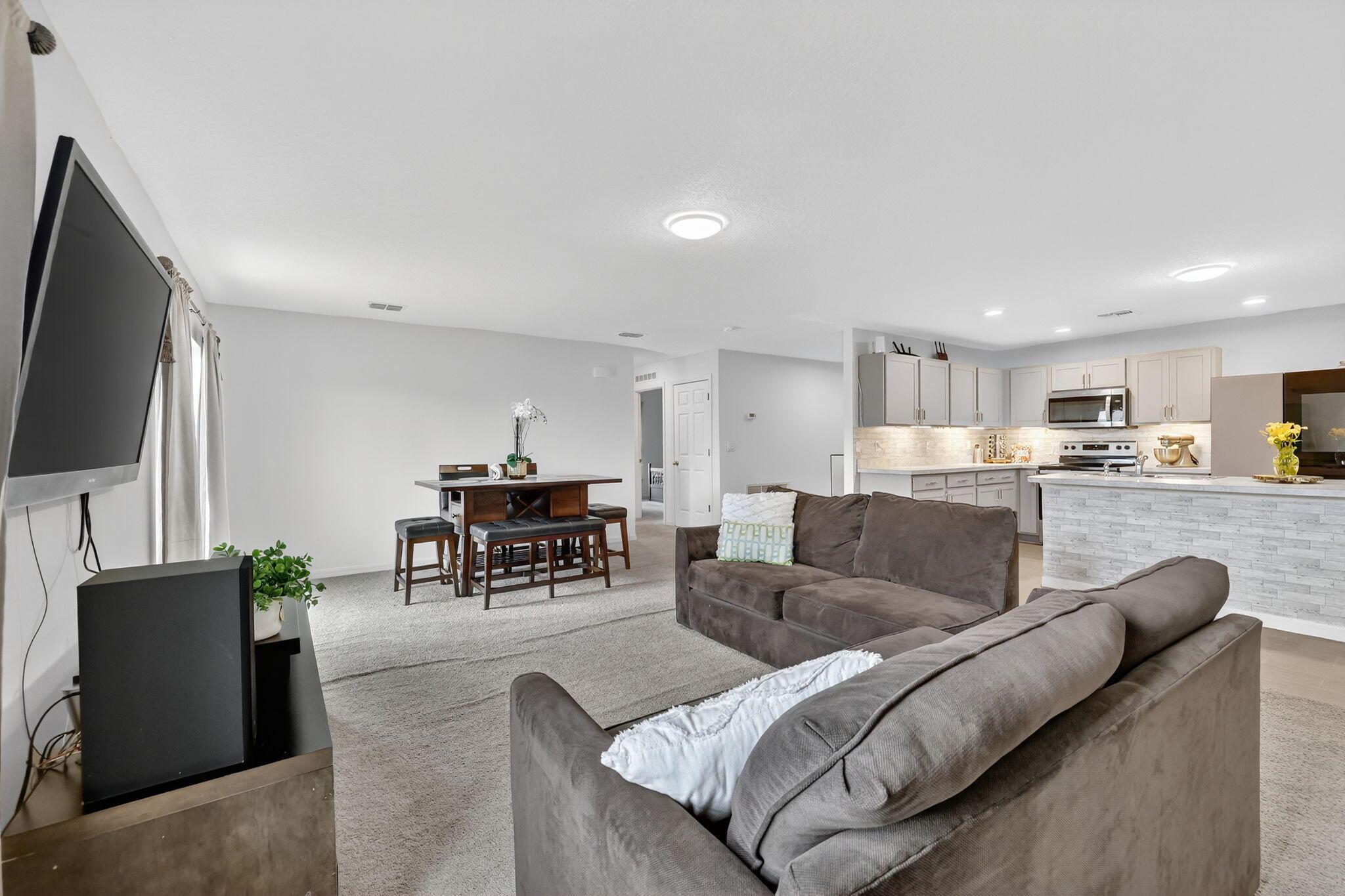 PORT ST LUCIE SECTION 33 - Residential Lease