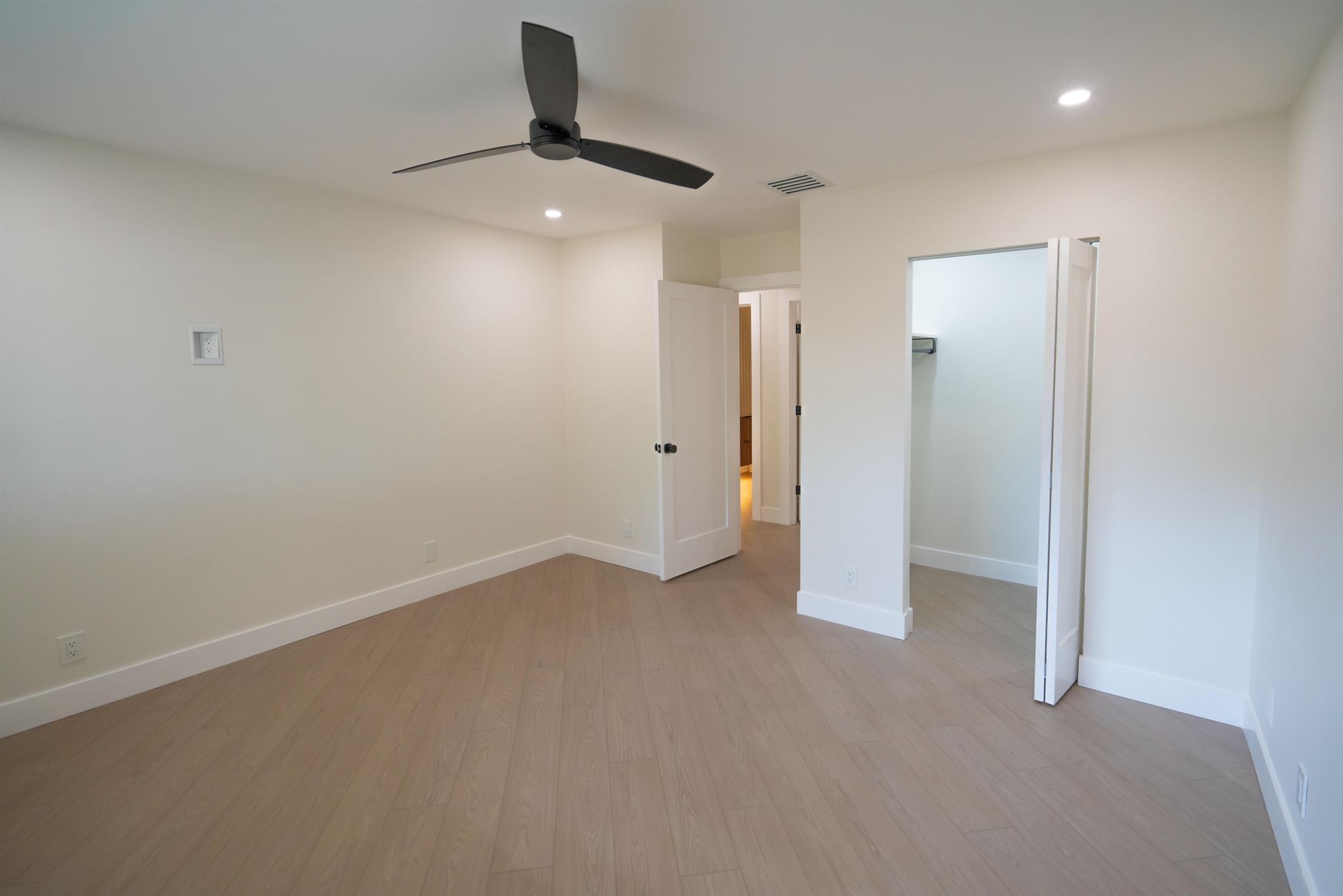 WINDSOR WALK CONDO - Residential