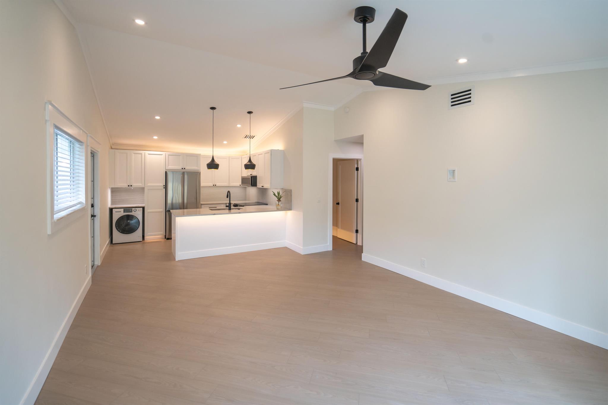 WINDSOR WALK CONDO - Residential
