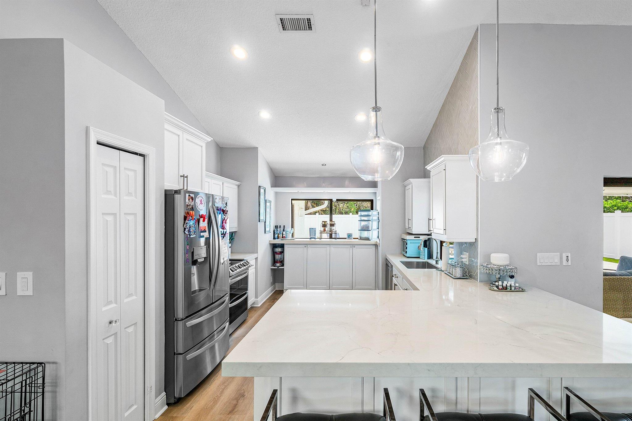 BOCA RATON SQUARE - Residential