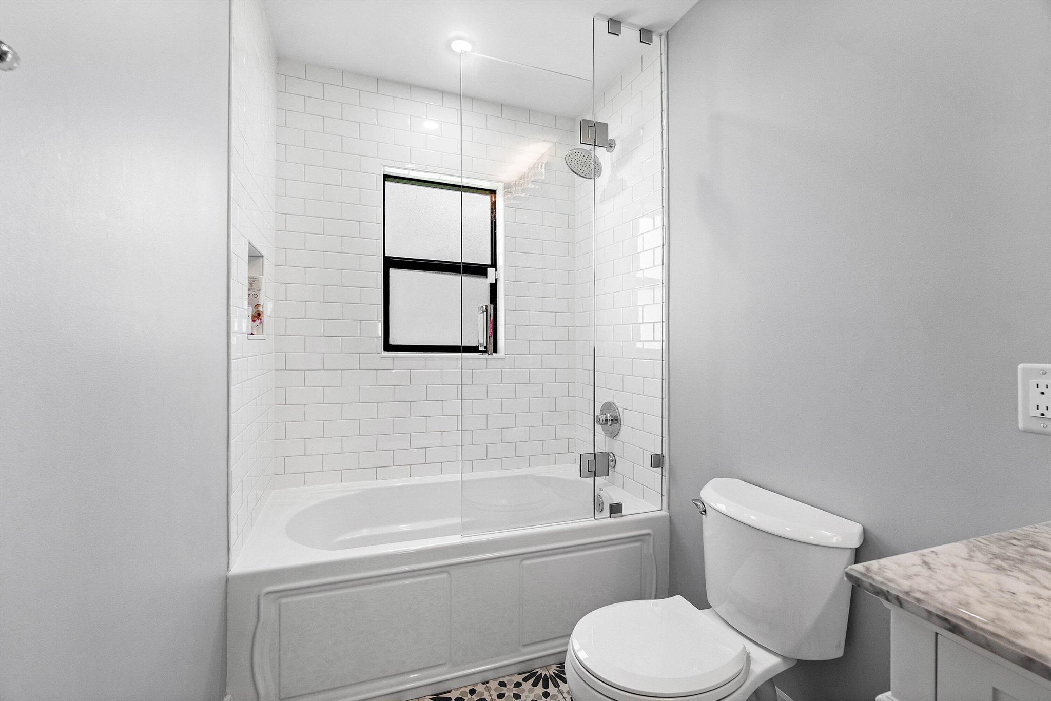 BOCA RATON SQUARE - Residential