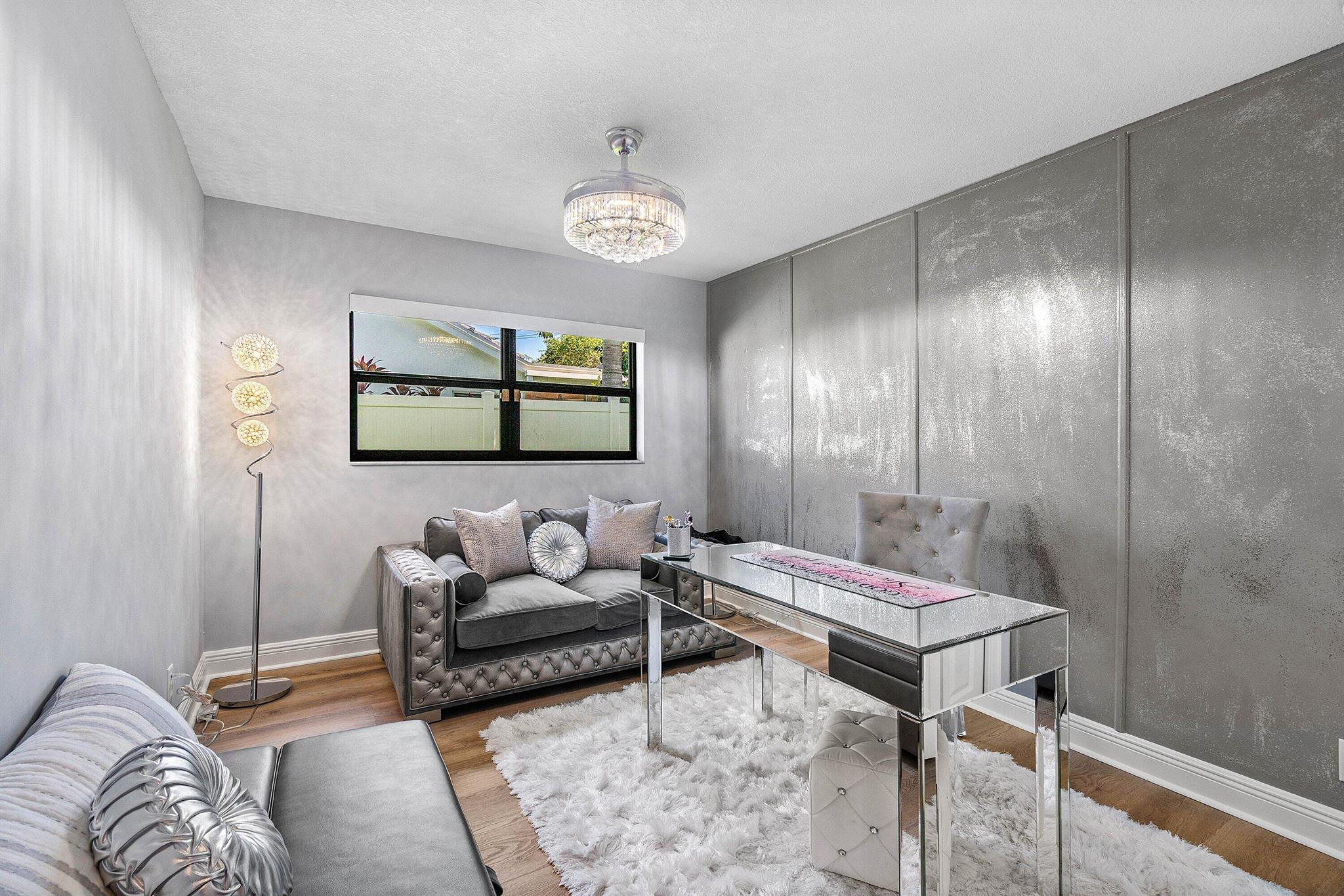 BOCA RATON SQUARE - Residential