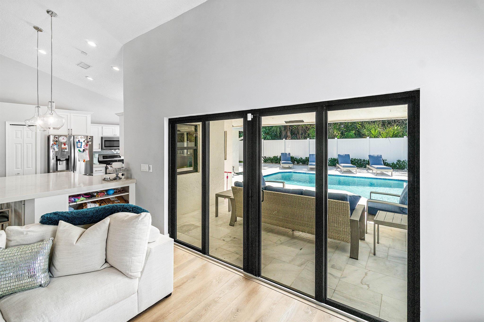 BOCA RATON SQUARE - Residential