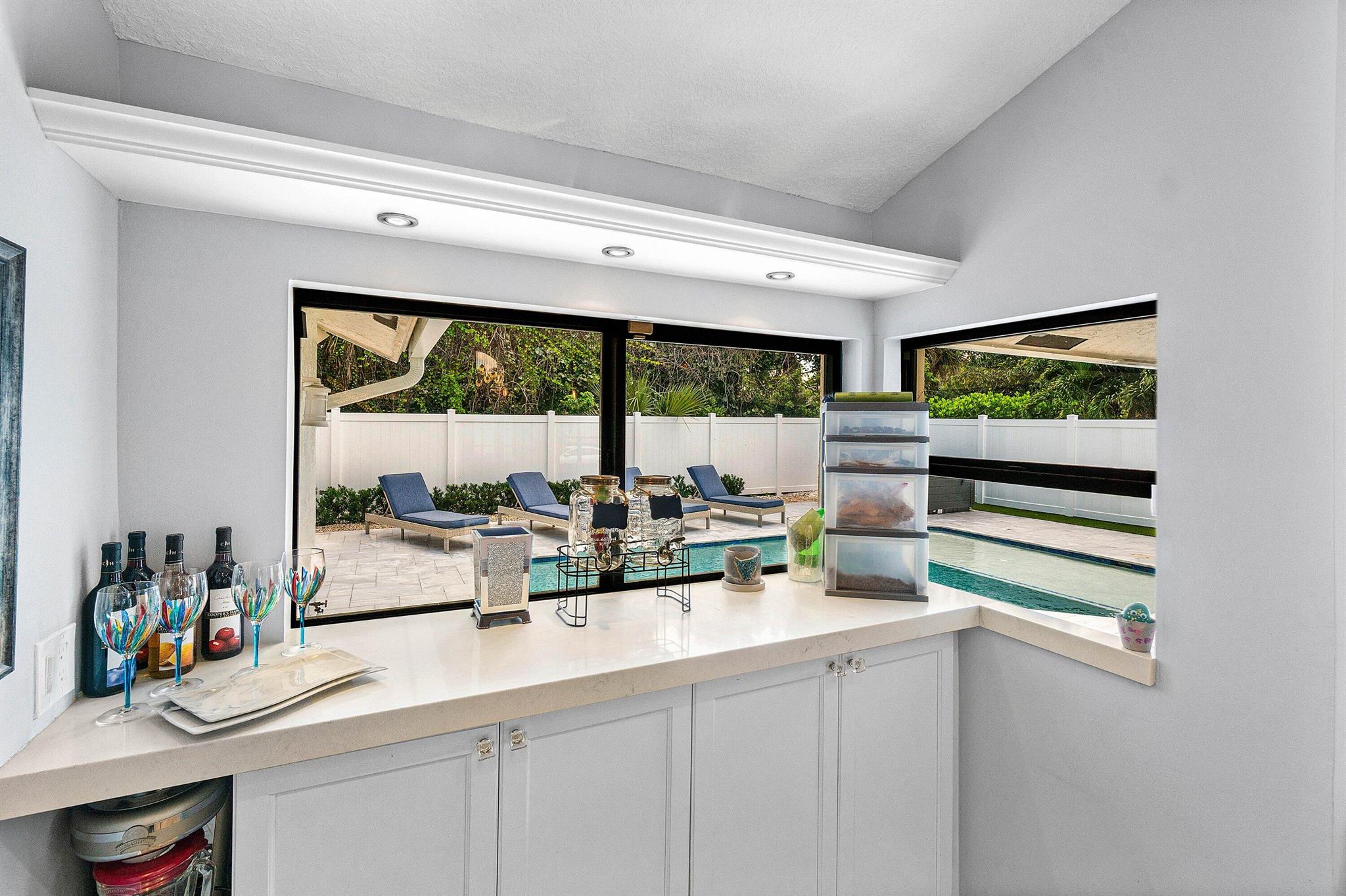 BOCA RATON SQUARE - Residential