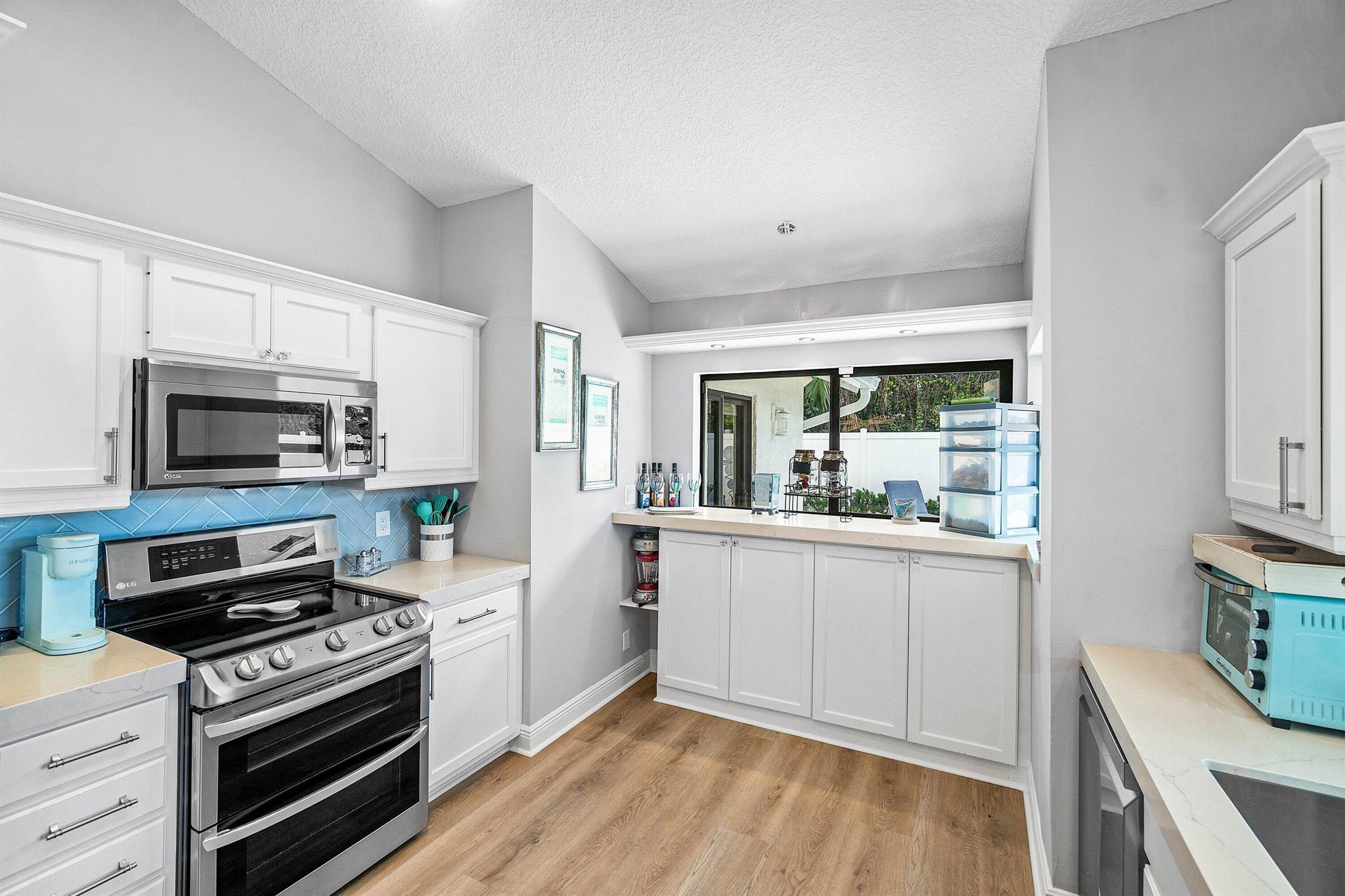 BOCA RATON SQUARE - Residential